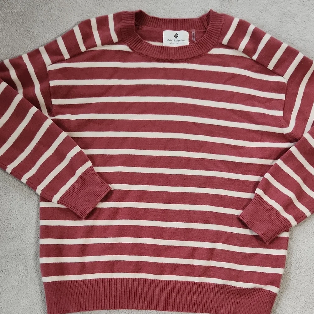 Crew Neck Burnt orange and Cream Striped Lighter Weight Sweater - Medium